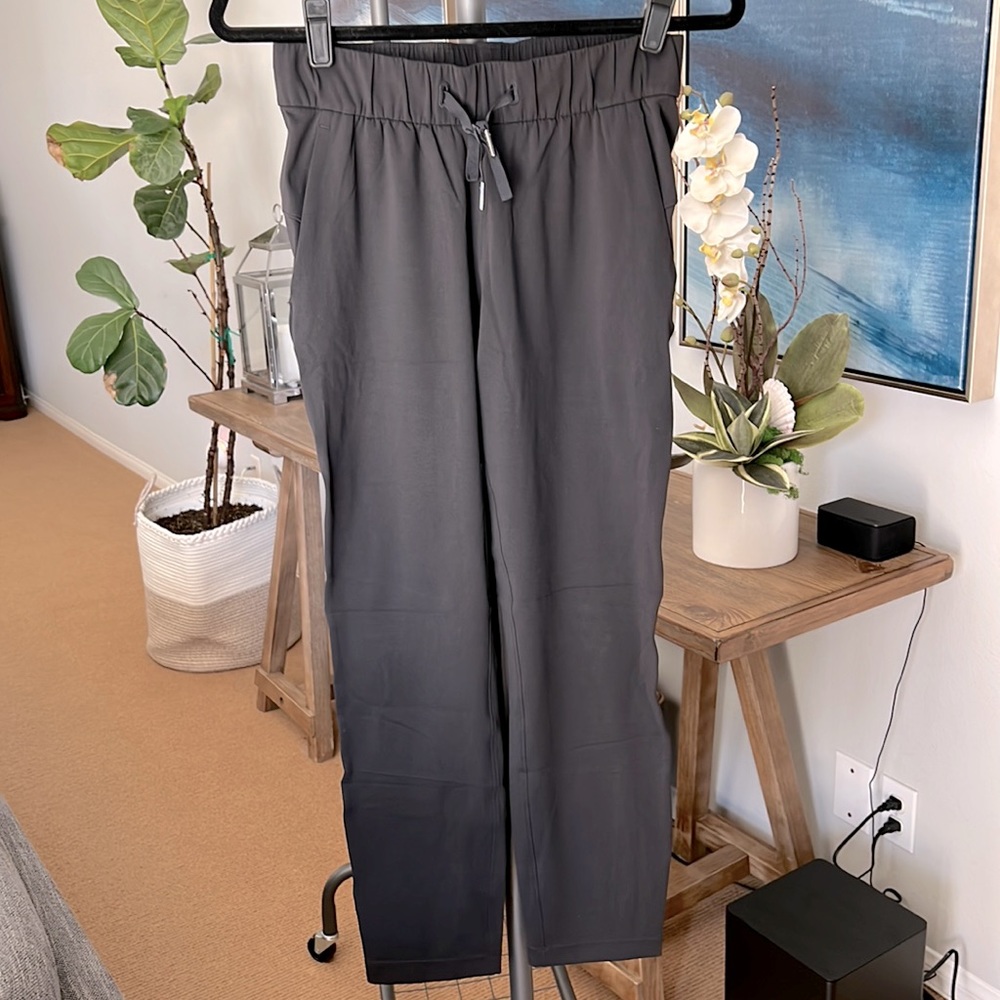 Lululemon On the Fly Pant. Sz 6